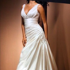White A line Beautiful Wedding Dress Never Worn